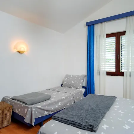 Ana Del Sol - Zf Hvar