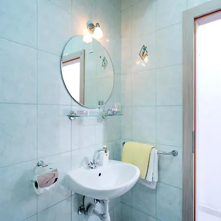 Ana Del Sol - Zf Hvar